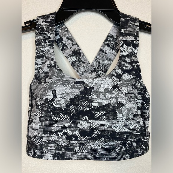 Lululemon All Sport Bra III Size 4 - Picture 2 of 5